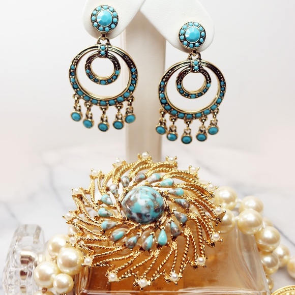 Vintage KENNETH JAY LANE Chandelier Earrings - Picture 15 of 15